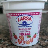 Yogur de pastoreo con fresas