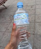 Agua mineral natural