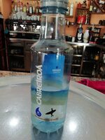 Agua mineral natural