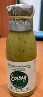 Bio potage de légume avec spiruline