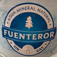Agua mineral natural