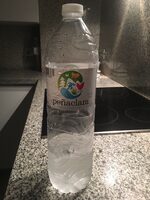 Agua mineral sin gas