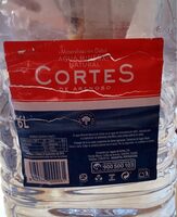 Agua mineral natural