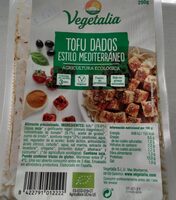 Tofu dados estilo mediterráneo