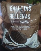 Galletas con cacao rellenas con crema sabor nata