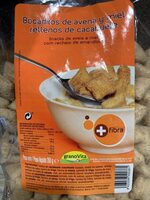 Bocaditos de avena y miel rellenos de cacahuete