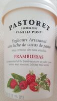 Yoghourt artesanal con leche de vacas de pasto
