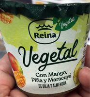 Postre vegetal con mango, piña y maracuyá