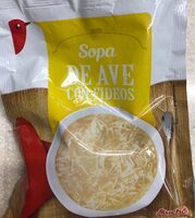 Sopa de ave con fideos