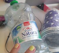 Agua mineral natural
