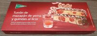 Turrón de mazapán de yema y guindas al licor