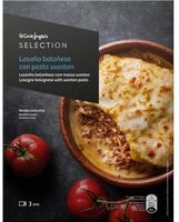 Lasaña boloñesa con salsa wanton