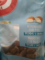 Almendra con piel tostada y salada
