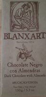 Chocolate negro con almendras