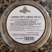 Almendra frita comuna con sal