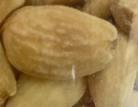 Almendra frita usa con sal