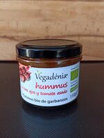 Hummus a los tres ajos y tomate asado