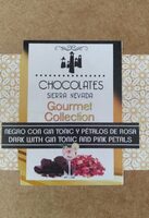Chocolate negro con gin tonic y pétalos de rosa