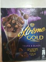 Cono de helado sabor a trufa con salsa de cacao