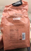 Flocs de blat de moro amb fruita vermella