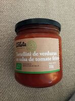 Tortellini de verduras en salsa de tomate frito