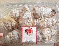 Croissant relleno con crema de cacao y avellanas