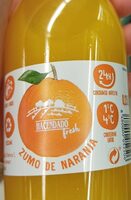 Zumo de naranja recién exprimido