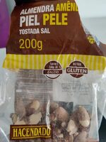 Almendra con piel tostada sal