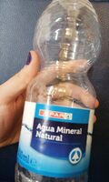 Agua mineral natural