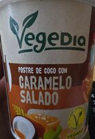 Postre de coco con caramelo salado