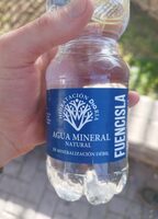 Agua mineral natural
