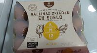 Huevos frescos de gallinas criadas en suelo