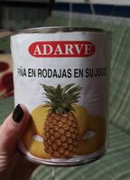 Piña en rodajas en su jugo