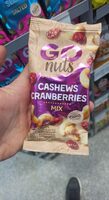 Go nuts cashews cranberies mix