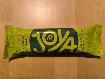 Cereální tyčinka s jablky a skořicí v jogurtové polevě
