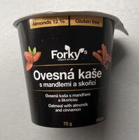 Ovesná kaše s mandlemi a skořicí