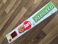 Pizzadeeg met tomatensaus