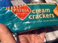 Cream crackers