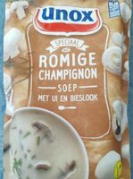 Romige champignonsoep met ui en bieslook