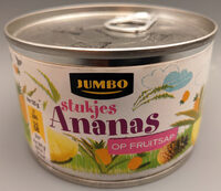 Stukjes ananas op fruitsap