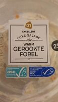 Luxe salade met warm gerookte forel