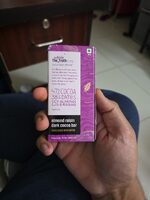Almond raisin dark cocoa bar