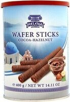 Waffelröllchen mit einer Kakaocremefüllung mit Haselnüssen