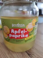 Apfel-paprika mit sauerkraut gefüllt