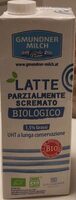Latte parzialmente scremato biologico
