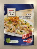 Käse-Lauchnockerl in Speckrahmsauce